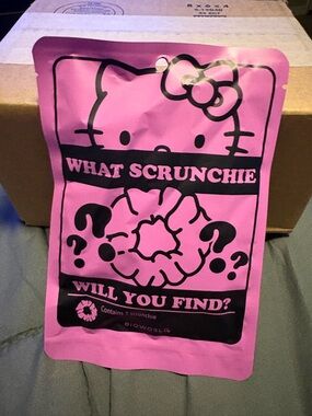 SanrioHello Kitty & Friends Collectible Scrunchie blind bag